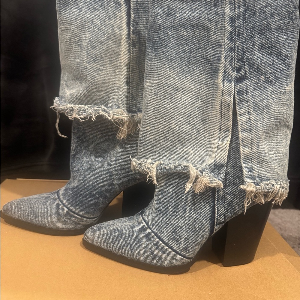 Steve Madden Livvy Denim Fab Boots Pointed Toe Block Heel Size 7